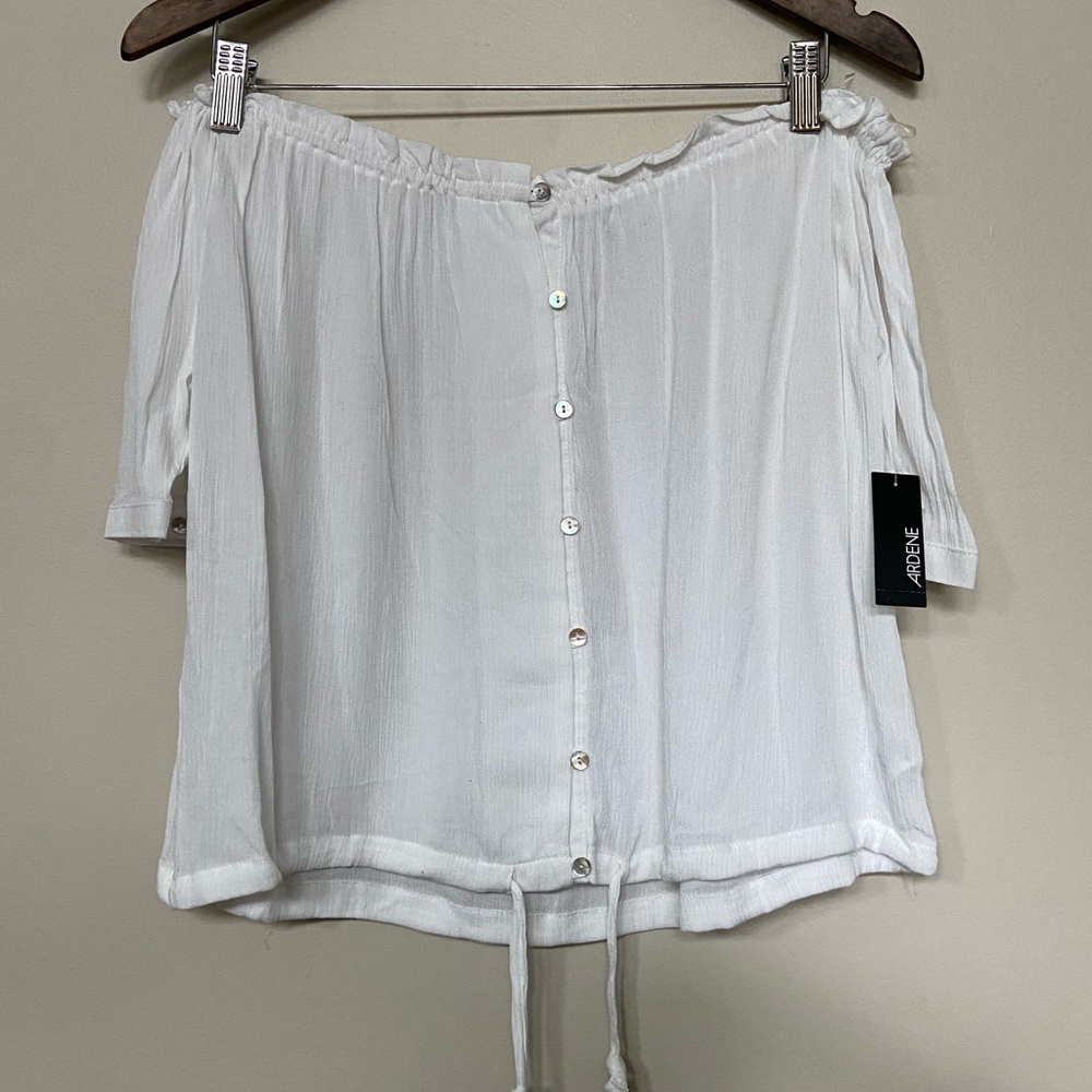 🔸 Ardene 🔸 white off the shoulder top